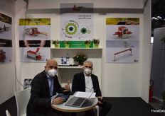 Fabio Camisa and Valter Gabriel were at the fair to discuss Da Ros's specialization in horticultural machinery construction.